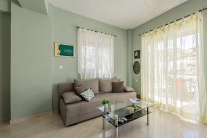 helens_house_livingroom-ratzakli