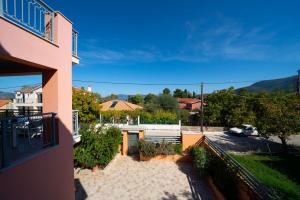 luxury-apt-karavomilos_1